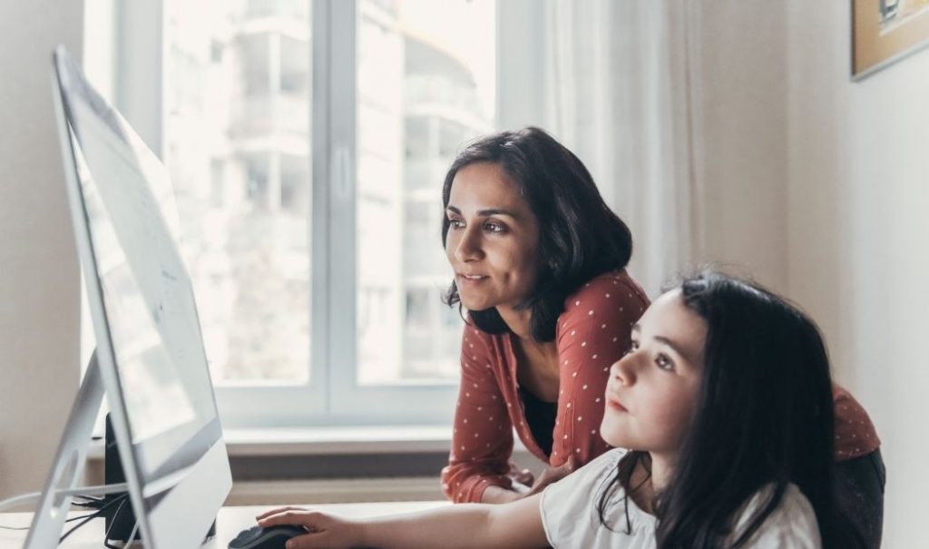 Guía para padres: enséñale a tus hijos el uso seguro de internet