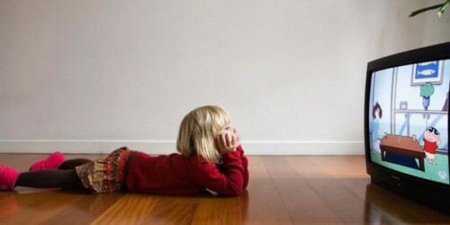 Las consecuencias de que un niño vea televisión