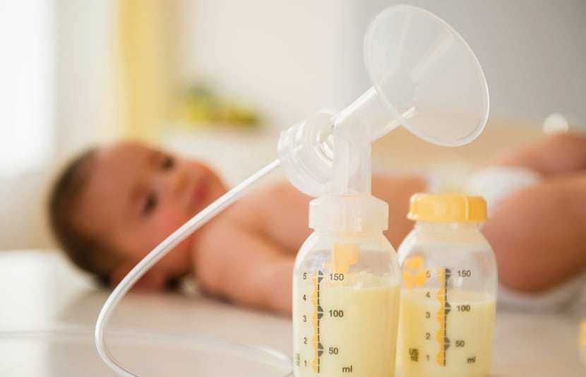 Por qué es importante extraer la leche materna