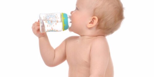 ¡Qué calor! Cuida a tu hijo para que no se enferme