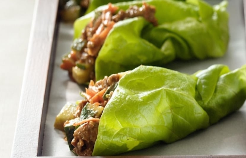 Tacos de pollo en lechuga