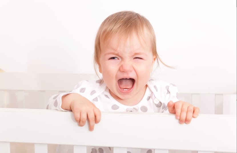 Pros y contras de dejar llorar a un bebé