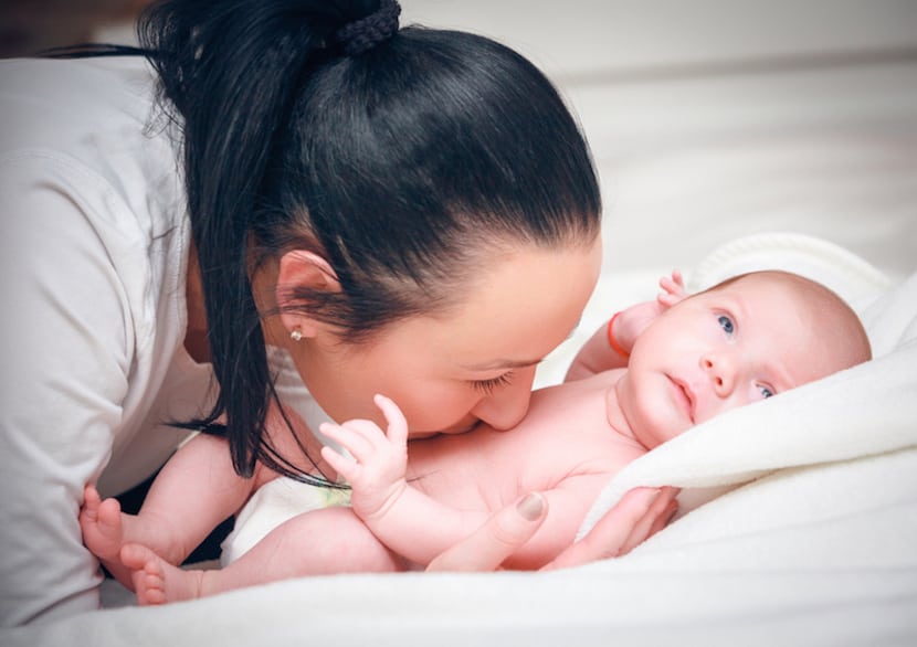 Mamá: eres el primer juguete de tu recién nacido