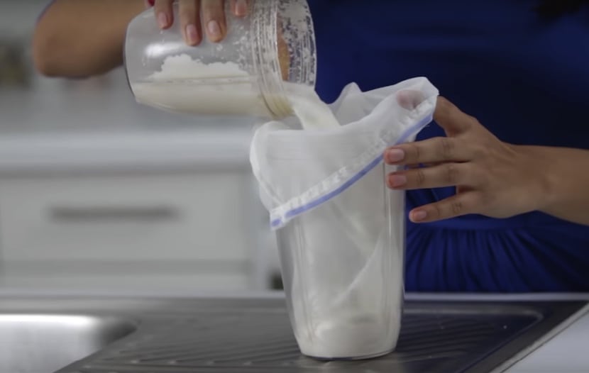 Video: Prepara leche de coco en casa