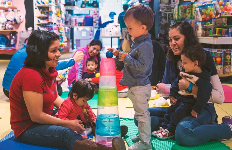 Primera clase de estimulación temprana en Imaginarium