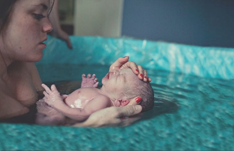 Razones para tener tu parto en agua