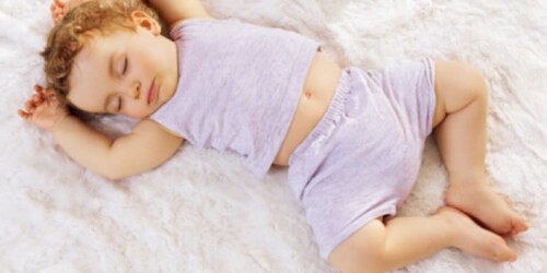 Lo que debe comer un bebé para dormir bien