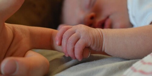 Cómo evitar infecciones en el ombligo de un recién nacido