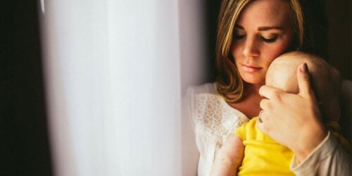 Por qué las mujeres dejan de trabajar cuando tienen un hijo