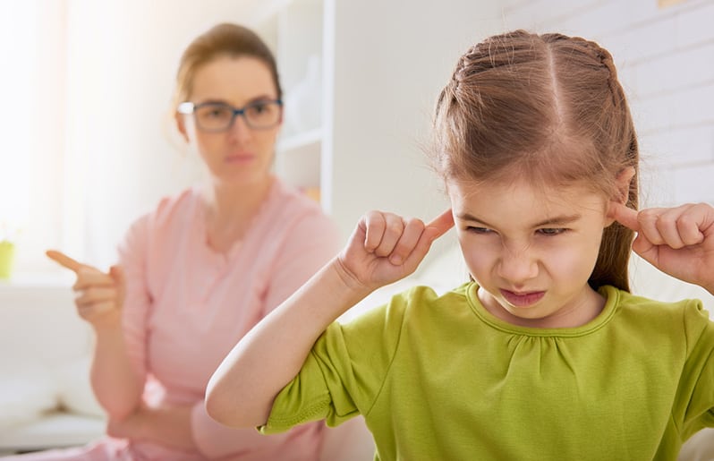 Así puedes tratar a un niño con conductas difíciles