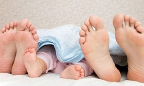 pareja despues de tener un bebe
