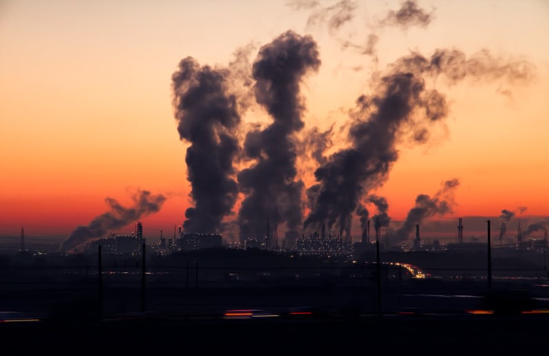 Así es como la contaminación afecta al bebé en el embarazo