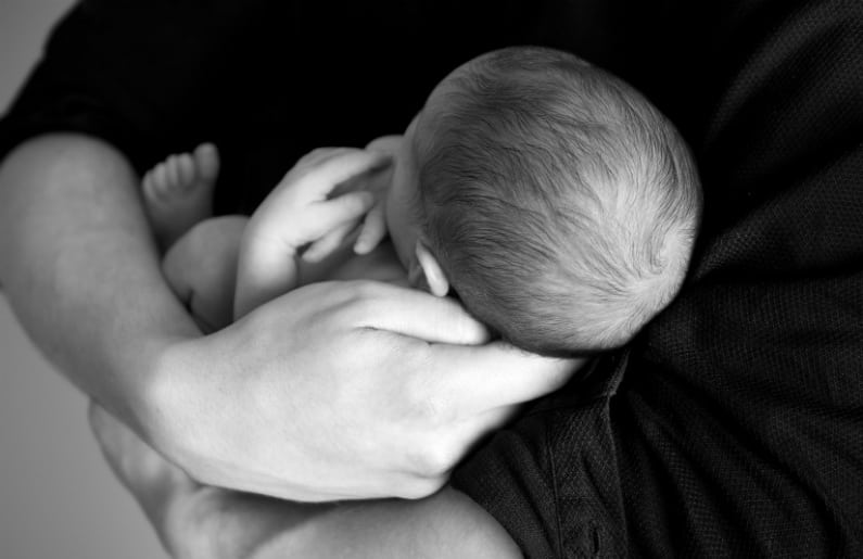 Mitos sobre cuidar a un recién nacido