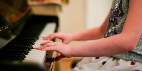 ¿Por qué llevarlo a clases de música?
