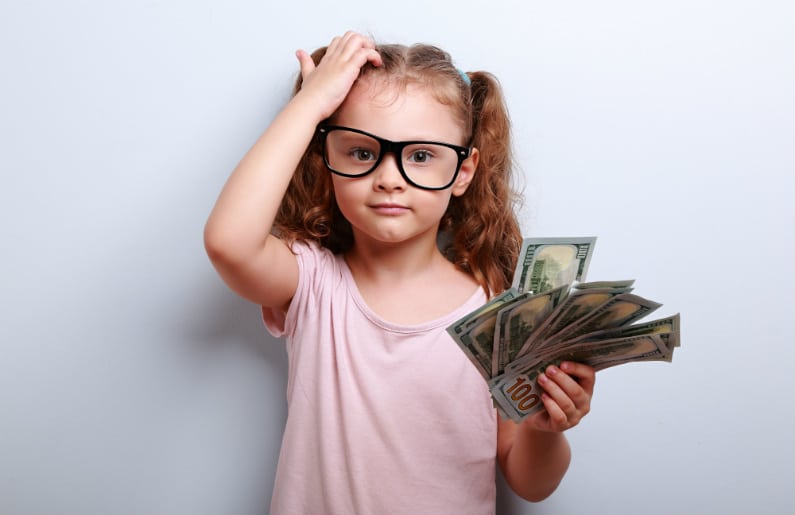 Cómo enseñar buenos hábitos financieros a tus hijos