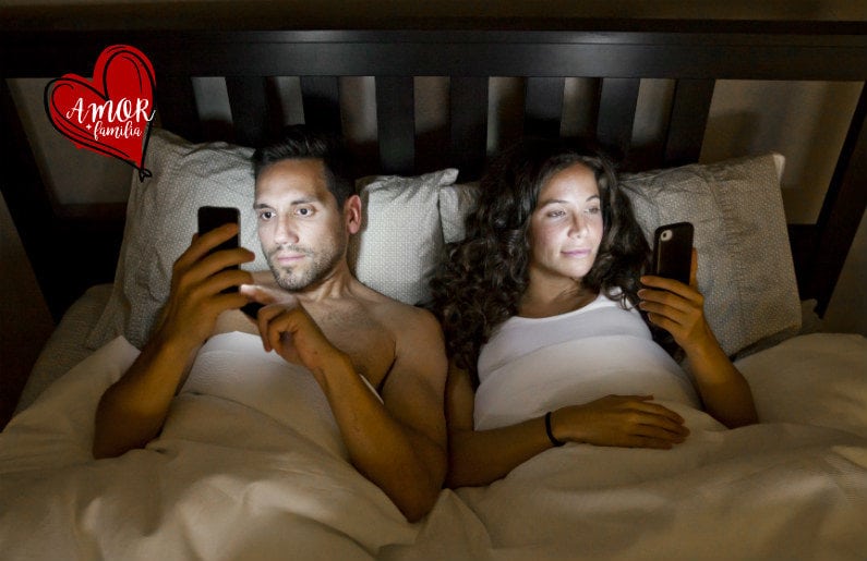 Resultado de imagen para 9 formas en las que el celular estÃ¡ matando tu matrimonio