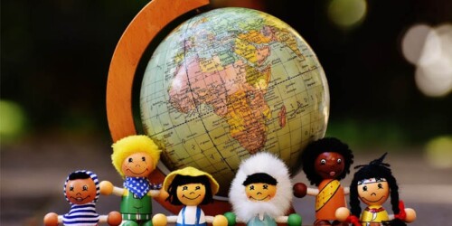 ¿Cómo enseñarle a ser más tolerante a tus hijos a través de la cultura?