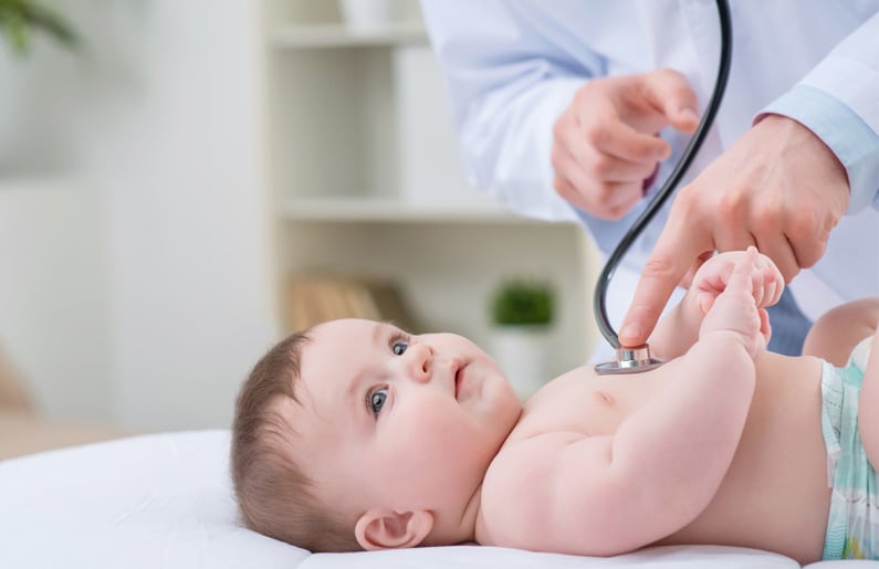Problemas cardiacos del bebé predicen cardiopatías en mamás