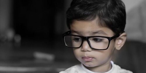 ¿A qué edad debo revisar la vista a mi hijo?