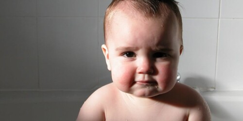 ¿Qué aprende mi hijo en la hora del baño?