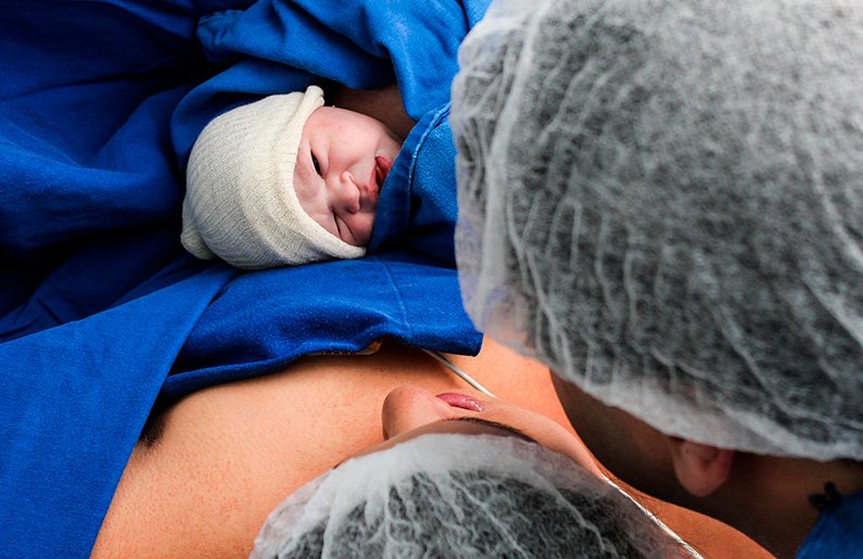 Por ley, mujeres podrán estar acompañadas en el parto en hospitales públicos de CDMX