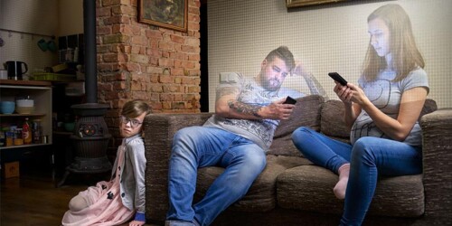 Galería: Niños ignorados por padres adictos a la tecnología