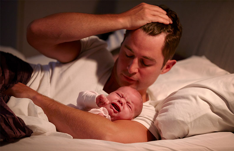 Los padres primerizos tardan seis años en volver a dormir bien