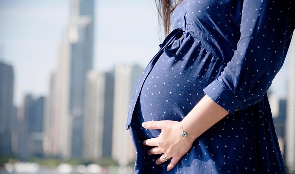 la contaminación atraviesa la placenta