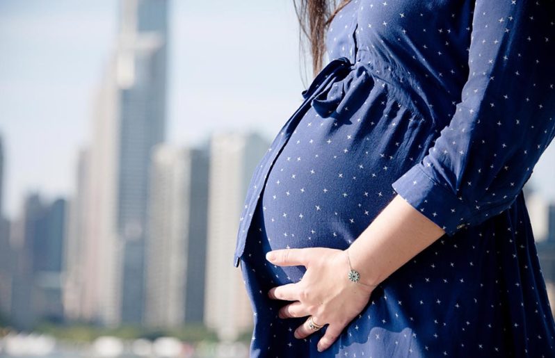 la contaminación atraviesa la placenta