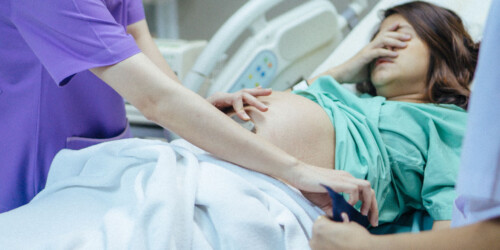 Maniobra Kristeller y otras formas de violencia obstétrica