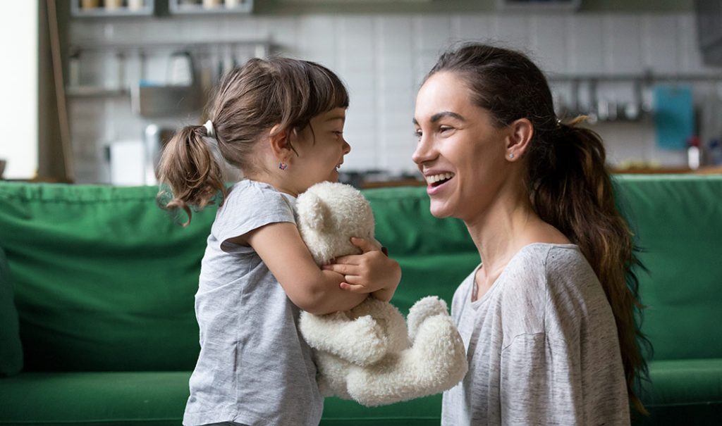 Como madre ¿cuándo y cuánto es suficiente darle a los niños?