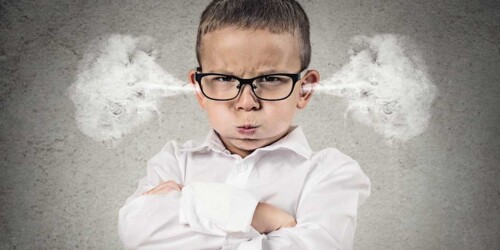 ¿Cómo enseñarle a tu hijo a manejar y expresar su enojo?