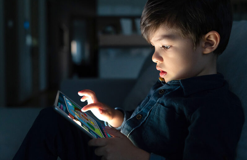 En el Senado proponen que haya edad mínima para usar redes sociales