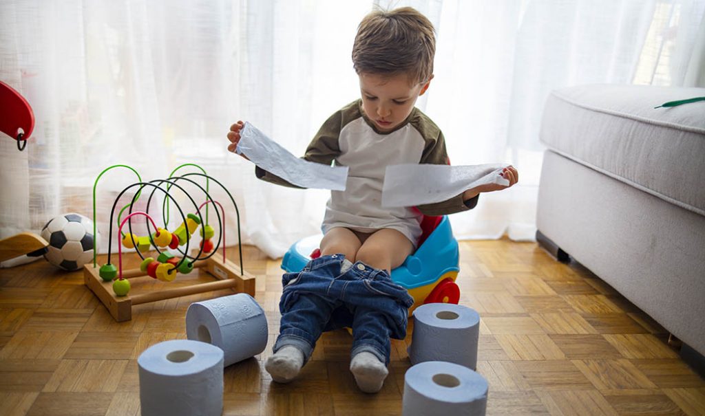 Señales de que tu hijo no está listo para aprender a ir al baño