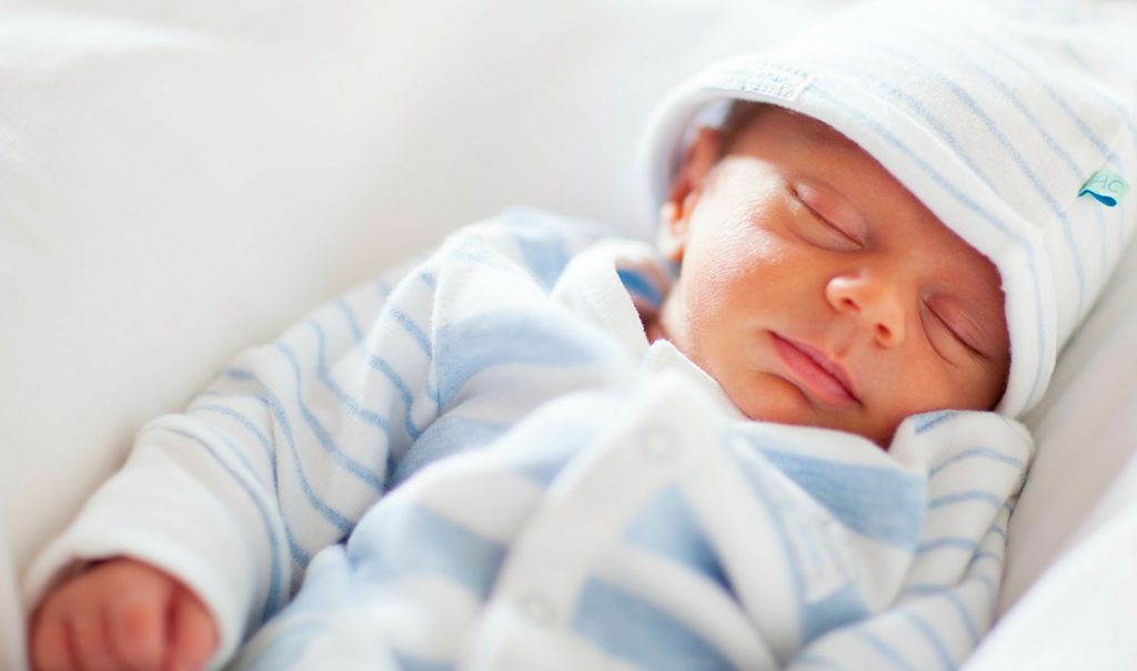 ¿Cómo arropar a tu bebé para dormir?