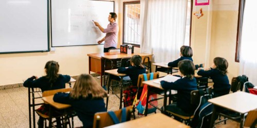Escuelas particulares regresan a clases presenciales en marzo