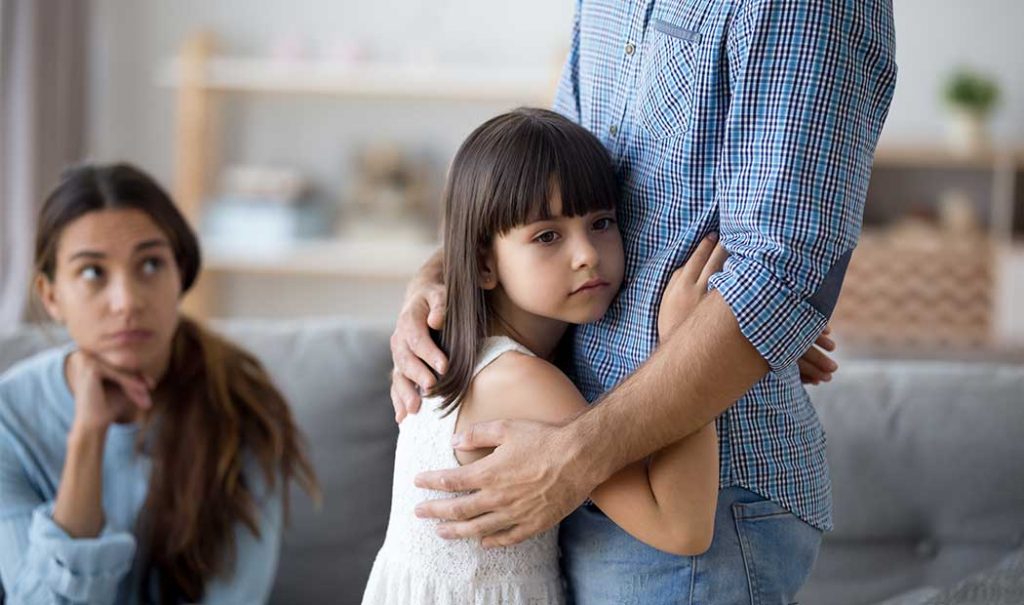 Alienación parental: ¿por qué hablarle mal de tu ex está penado?