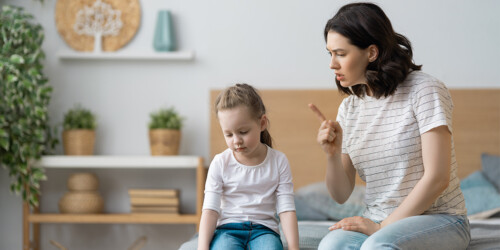 «Aquí mando yo» y los tipos de Adultocentrismo que debes combatir