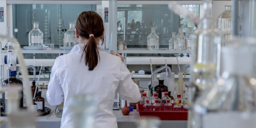¿Cuándo debo acudir a un Médico Genetista?