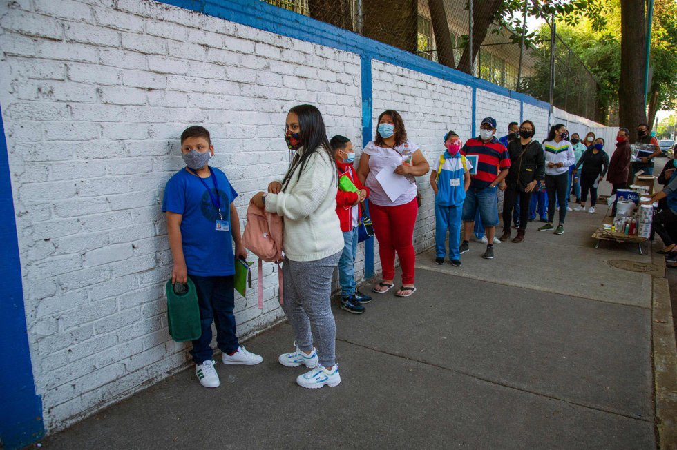 CNTE: Se consultará a los padres para el regreso a clases, mientras que en CDMX no hay protocolo sanitario