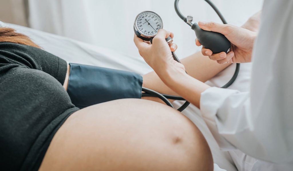 Aprende a reconocer las señales de alerta durante el embarazo