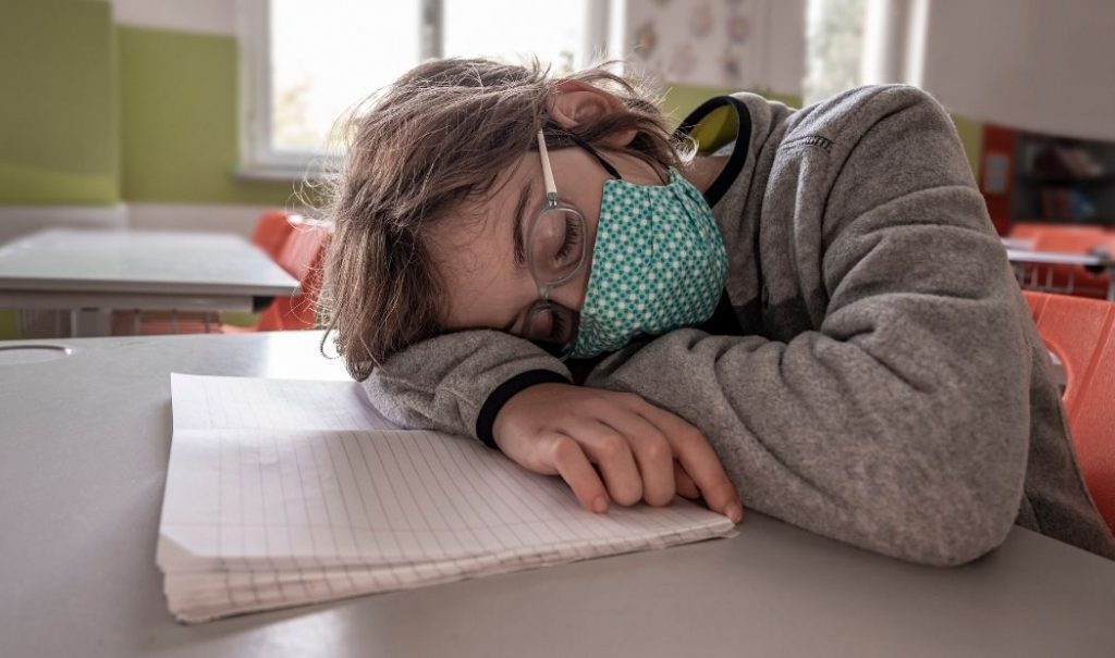 ¿Cómo impacta el sueño en el rendimiento escolar de los niños?