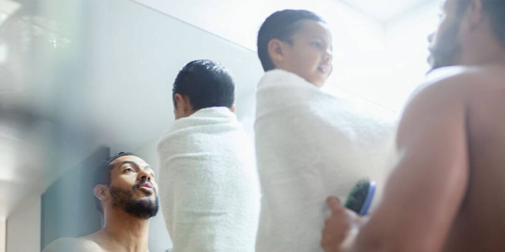 ¿Hasta qué edad puedo bañarme con mis hijos?