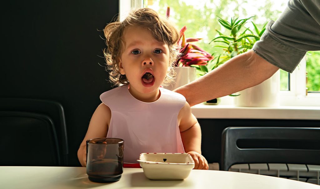 6 alimentos con los que se atragantan los niños comunmente