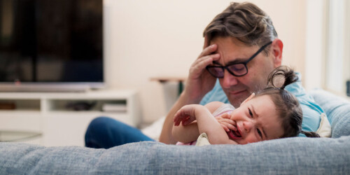 ¿Qué es la sobreexigencia parental y por qué causa tanto daño?