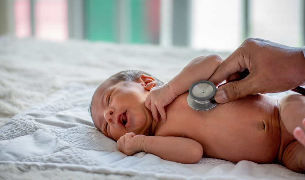 Estudio: Bebés menores de un año tienen más probabilidades de hospitalización por Ómicron