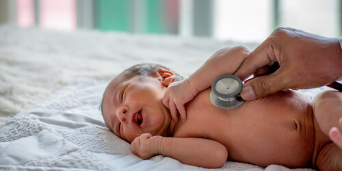 Estudio: Bebés menores de un año tienen más probabilidades de hospitalización por Ómicron