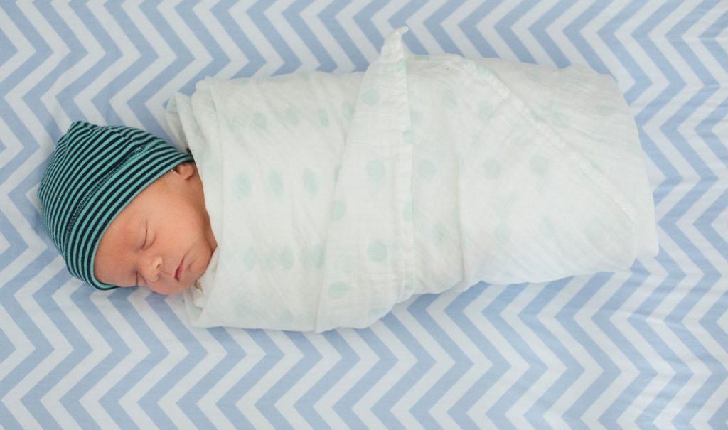 Swaddling: técnica para envolver a los bebés y evitar que lloren