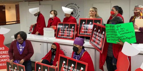 Feministas exigen retirar iniciativas para legalizar maternidad subrogada en CDMX