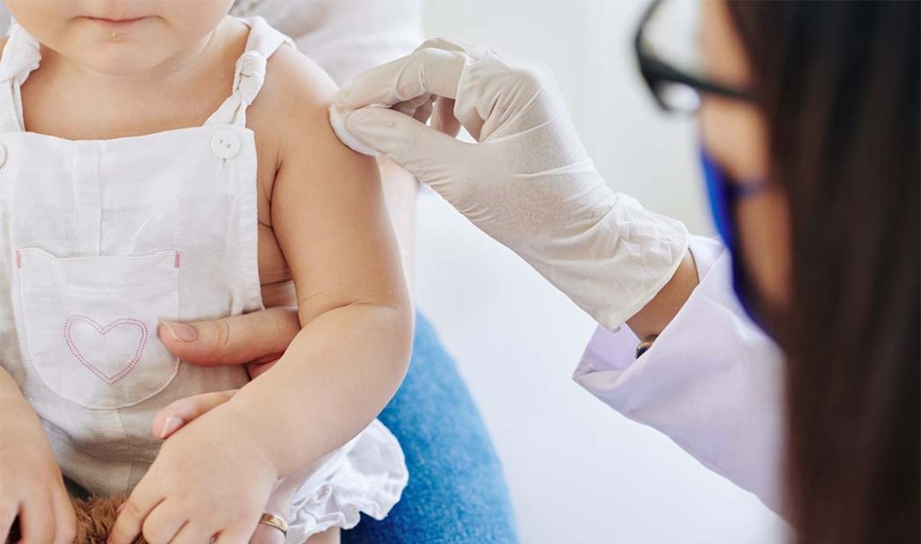 ¿Por qué debo vacunar a mi bebé contra el neumococo?